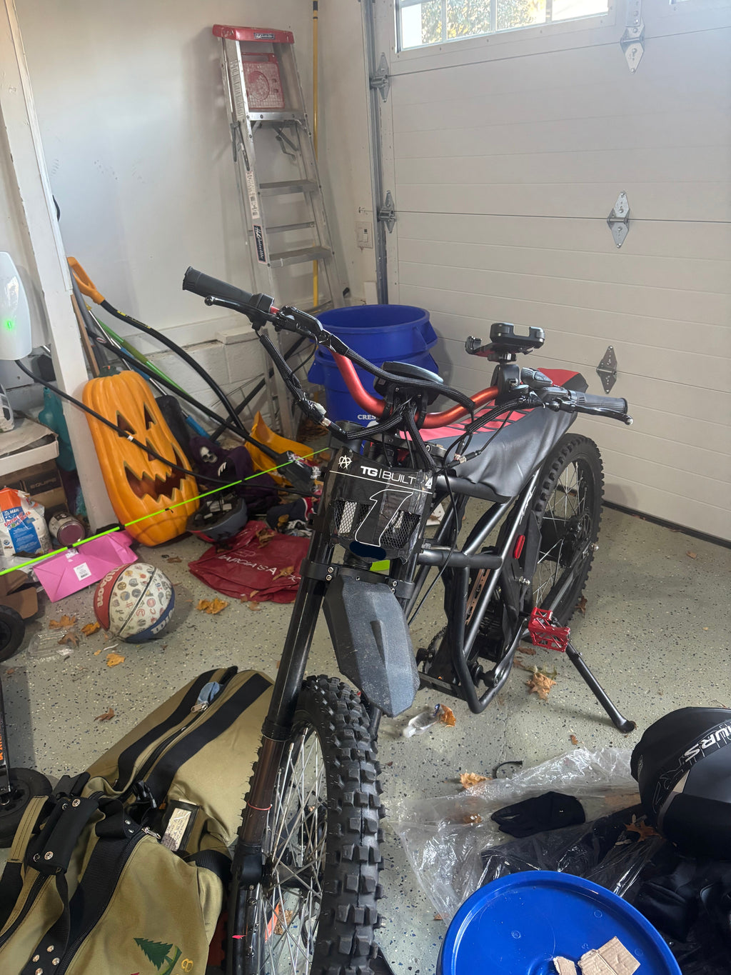 Vented Motocutz Plate With Decal